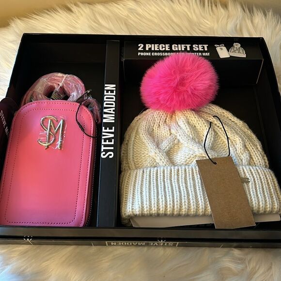 NIB Steve Madden 2PC Gift Set. Beanie Hat w/Matching Phone Crossbody Bag - Pink - Picture 10 of 12